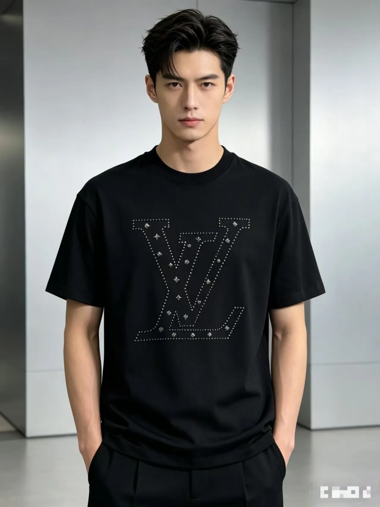 Louis Vuitton/ logo
